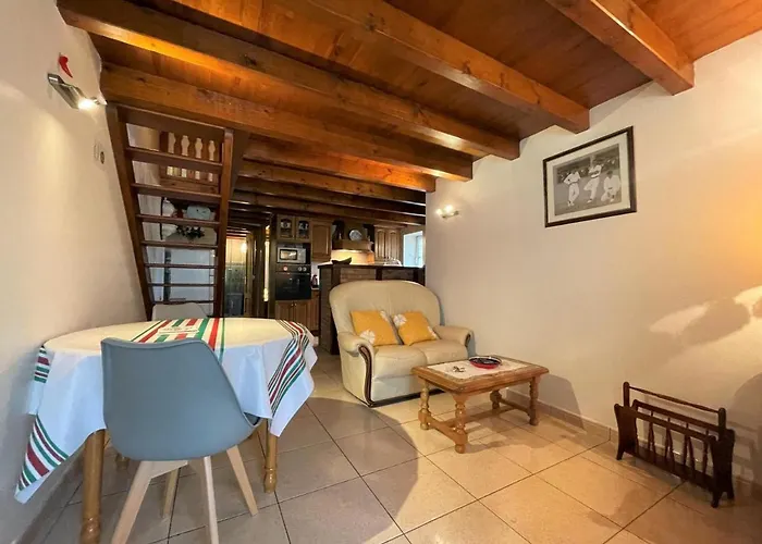 Larzabalea بيت للعطل *